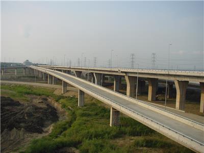 彰濱交流道高架橋工程