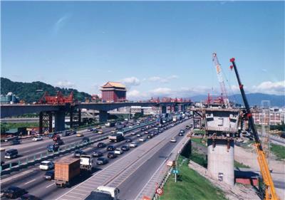 第16、17標合併標場鑄預力箱樑節塊推進高架橋