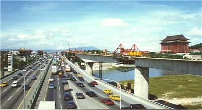 第16、17標合併標場鑄預力箱樑節塊推進高架橋