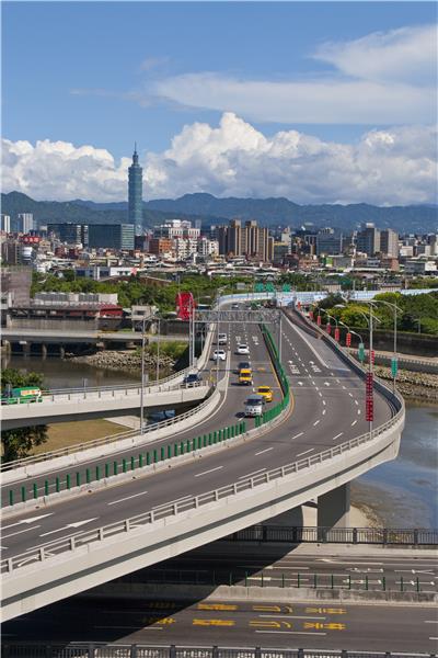 新生高架橋北端引道工程