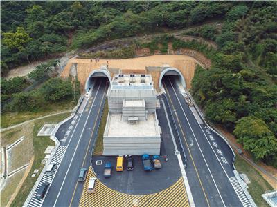 隧道口